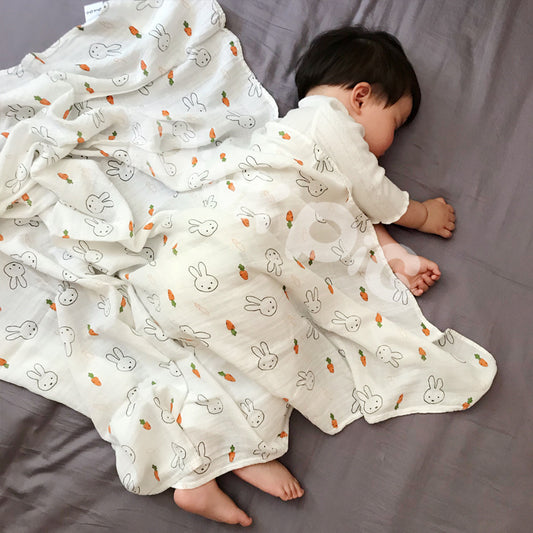 Baby Holding A Blanket Towel Double-Layer Yarn Bamboo Newborn Baby Towel - Zippylo